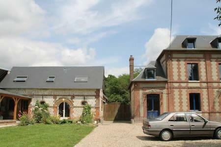 La Petite Maison Arc-En-Ciel La Feuillie  Exterior photo